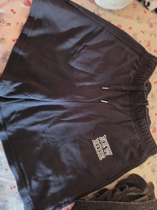 Pantalones cortos vaqueros y 1 de chandal