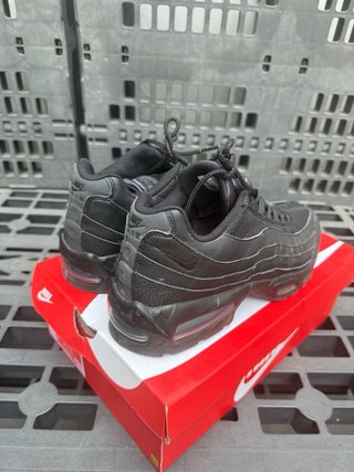 Nike Air Max 95 Negras