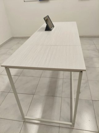 Mesa de escritorio madera y metal