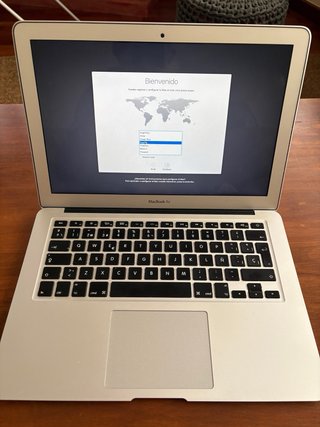 MacBook Air 13 2015 8GB RAM 121GB SSD Plata,