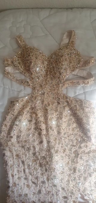 Vestido de fiesta con pedrería hecho a mano NUEVO