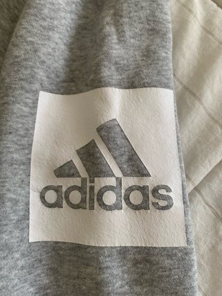 Sudadera con cremallera adidas gris