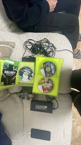 Xbox 360 E + 3 Juegos
