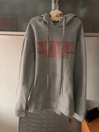 Sudadera Stranger Things Gris