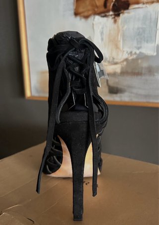 Botines Negros Calados