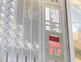 Mesa de Mezclas Autoamplificada Acustica  200+200W