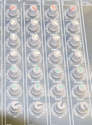 Mesa de Mezclas Autoamplificada Acustica  200+200W