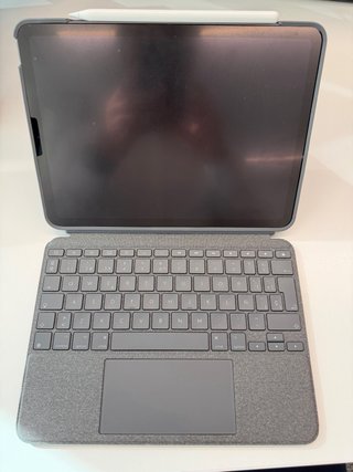 iPad Air 4ª Gen + Teclado Logitech + Apple Pencil