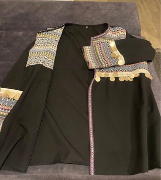 Chaquetilla abierta bordada