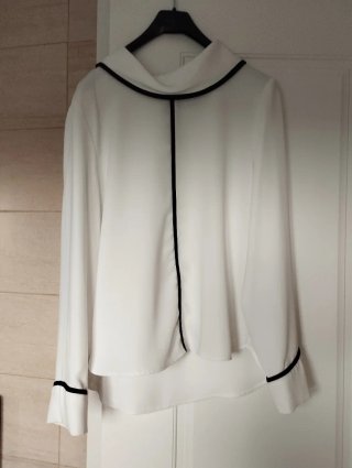 Blusa elegante blanca y negra. Defecto pequeño fot