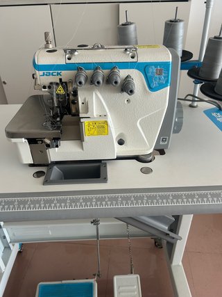 Máquina de coser remalladora industrial JACK