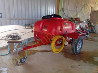 EQUIPO CONTRA INCENDIOS DE 1000 LITROS