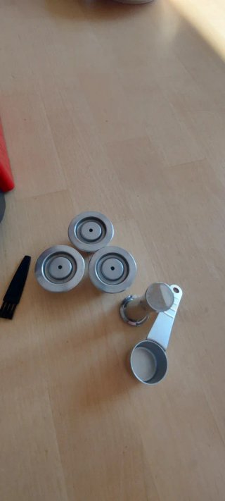 Macchina da caffè Nespresso Inissia Rosso
