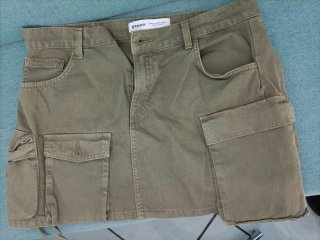 Gonna corta cargo Bershka verde oliva