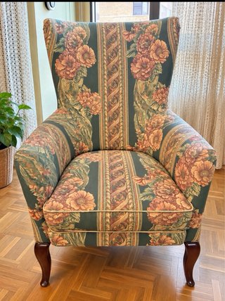 Pareja de Sillones Orejeros Clásicos