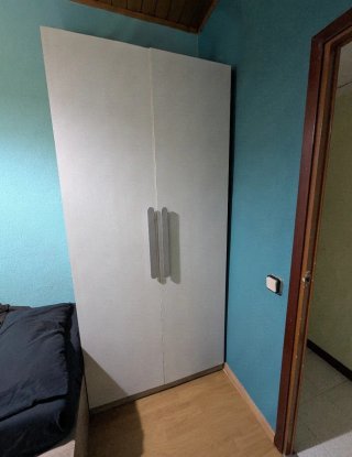 Dormitorio Juvenil: Cama, Armario y Escritorio