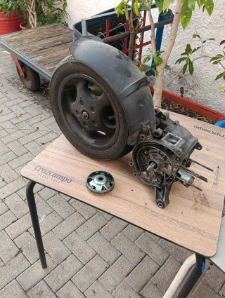 Motor Piaggio Zip SP moderno ( SIN RUEDA)