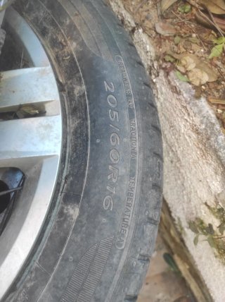 Neumáticos 205/60R16 con llantas