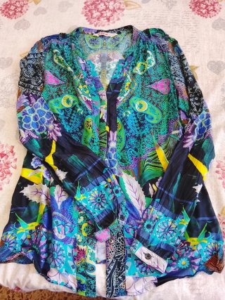 Camisa de mujer marca Desigual talla L negociable