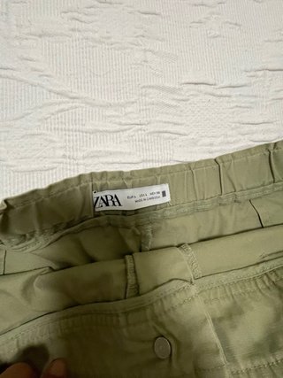 Pantalón corto Zara verde oliva Talla L