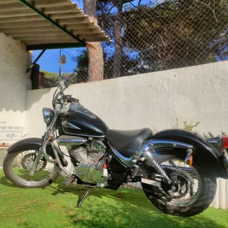 Suzuki Intruder 250cc Negra