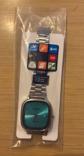 Reloj Casio LTP Plateado y Azul
