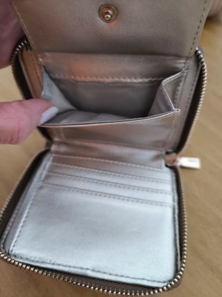 Monedero con billetera Guess