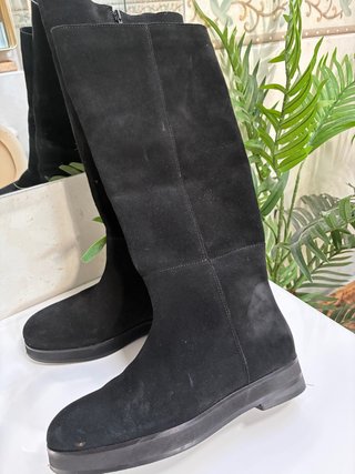 Botas Altas de Ante Negras