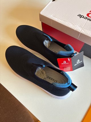 Zapatillas Apawwa Negras y Azules Talla 36