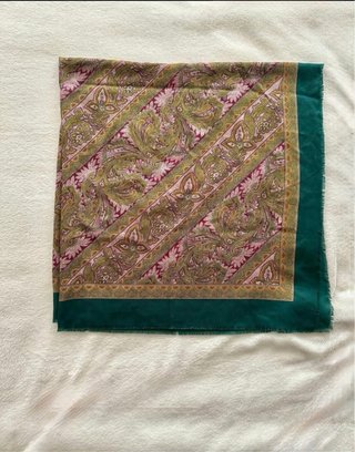 Bandana Foulard Elegante con Stampa Paisley