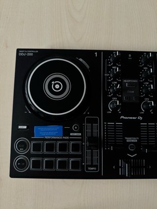 Controlador DJ Pioneer DDJ-200
