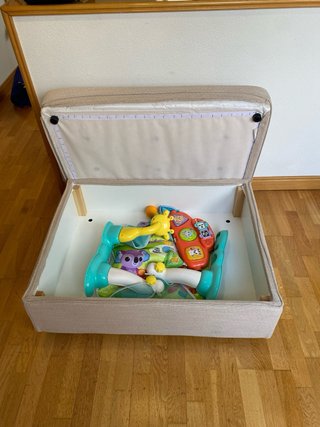 Reposapiés KIVIK beige con almacenaje