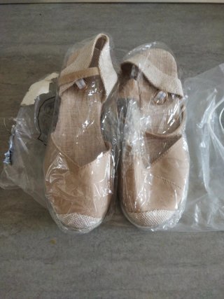 Sandalias de esparto beige