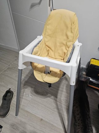 Trona infantil con cojín