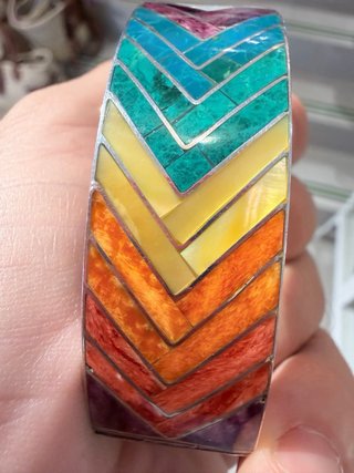 Brazalete plata 950 con incrustaciones de mineral.