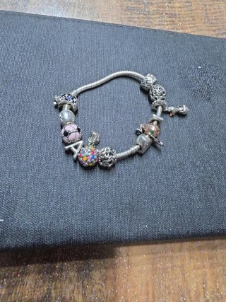 Bracciale stile Pandora con charm