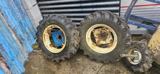 Pack 2 Llantas con Neumáticos para Tractor