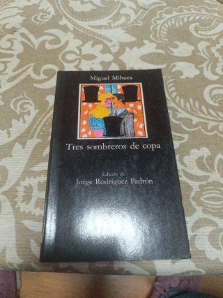 Tres sombreros de copa