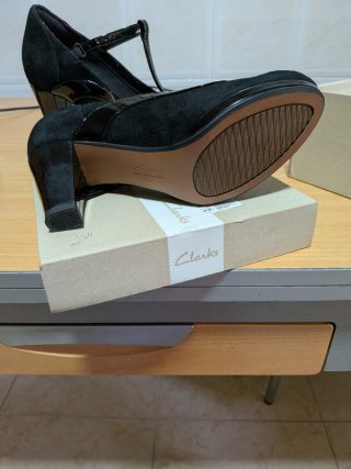 Zapatos de tacón negros Clarks mujer