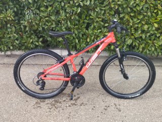Bicicleta WST Cosmos 6121 26