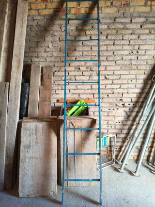 10  cerchas metálica 3m. 1escalera metálica de 2,9