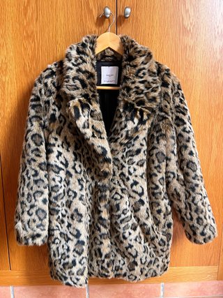 Abrigo de Leopardo Sintético Mango
