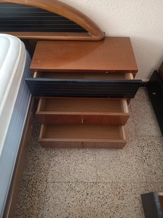 Cama+mesillas sin colchón