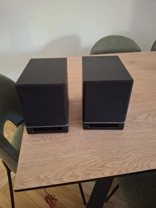Altavoces negros nuevos, marca sharp