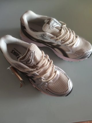 Zapatillas Asics correr beige/plata