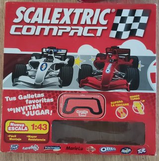 Lote Scalextric Compact: 41 pistas y 2 coches