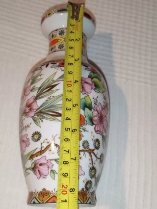 Precioso jarrón florero marca Jambo. 20 cm.