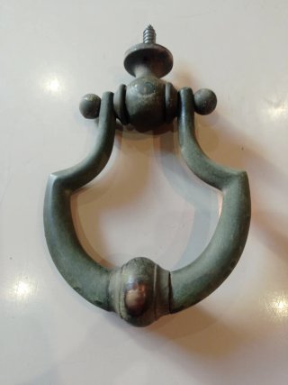 Picaporte antiguo de bronce