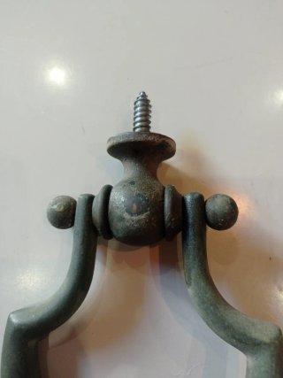 Picaporte antiguo de bronce