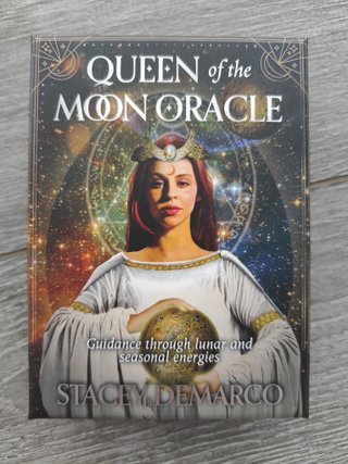 Oráculo Queen of the Moon Oracle de Stacey Demarco